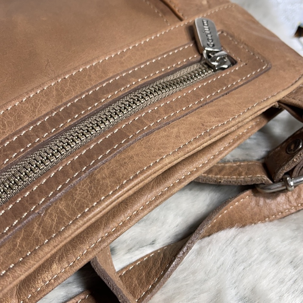 Authentic crossbody leather Corium from Argentina - Picture 8 of 10